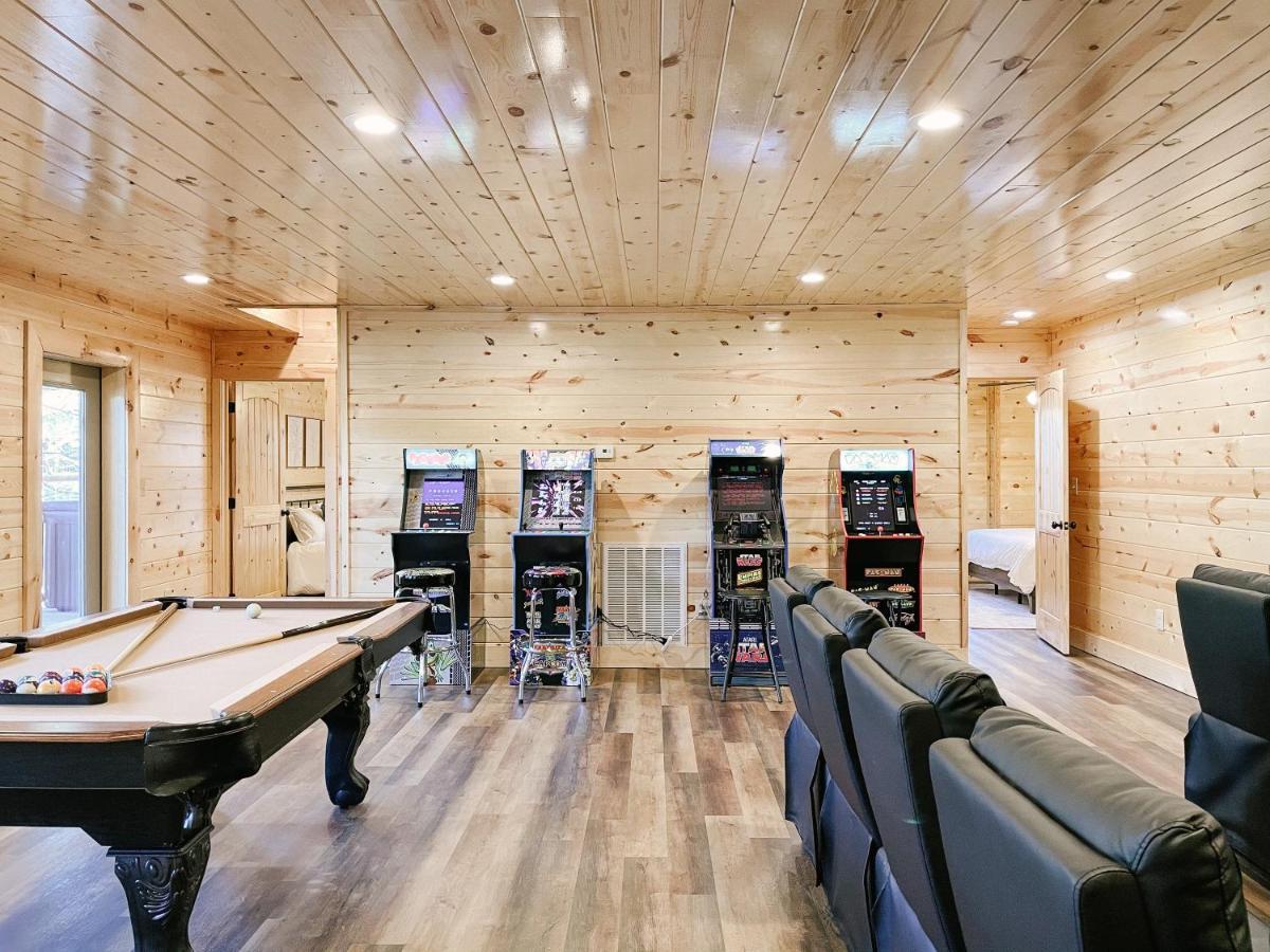 Timber Wheat Retreat - Hot Tub, Community Pool, Game And Theater Room Sevierville Exterior photo